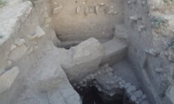 کشف قبور دوره اشکانی در تپه سیلوه پیرانشهر
