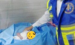 نوزاد دختر با کمک دستان توانمند کارشناسان اورژانس پیرانشهر چشم به جهان گشود