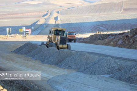 غاز عملیات اجرایی آسفالت ۵۰۰۰ متر مربع از معابر روستای زیوه