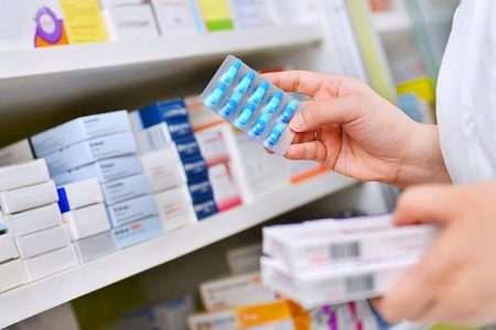 افزایش ۱۰ تا ۲۷۰ درصدی قیمت برخی داروها/ مردم ۷۰ درصد هزینه‌های درمان را از جیب خود می‌پردازند